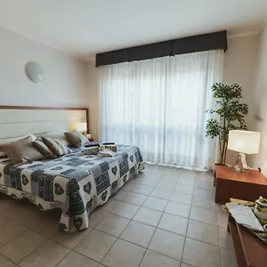 2* Aparthotel Beverly Park